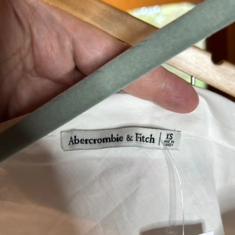 Abercrombie & Fitch White Asymmetrical One Sleeve 100% Cotton Blouse Size XS - Picture 4 of 8